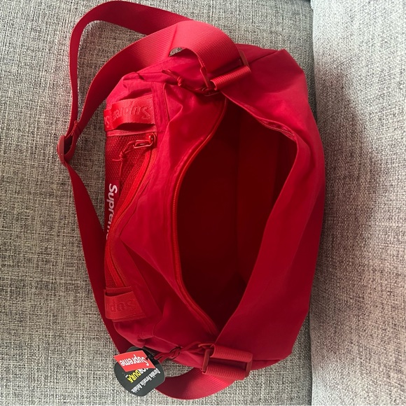 ❌SOLD❌NWT Supreme Mini Red Duffle Bag - Picture 6 of 7